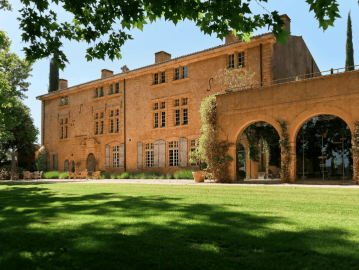 villas and domains for private events